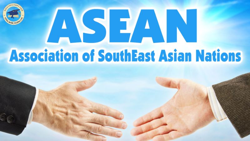 Nêu những nét chính về các giai đoạn phát triển của ASEAN từ năm 1967 đến nay.