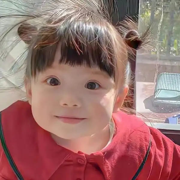 Avatar em bé cute hài hước, giúp trang cá nhân thêm vui. 