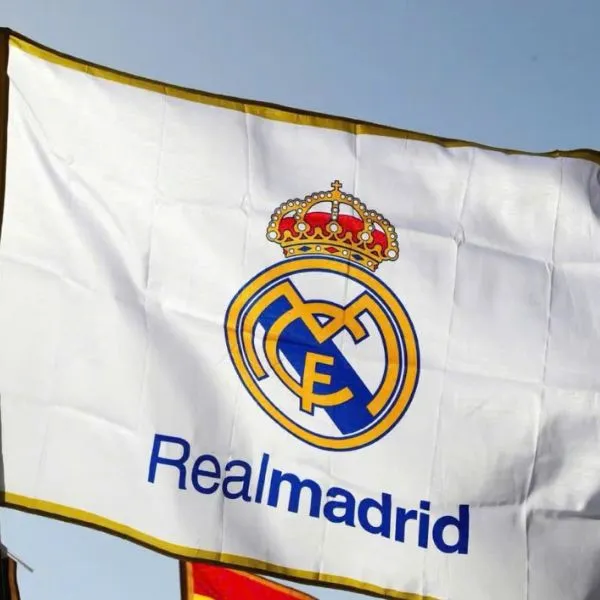 hình avatar real madrid với lá cờ biểu tượng cực đẹp