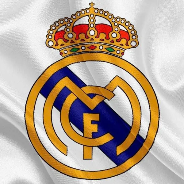 avatar real madrid logo chuẩn đẹp trên cờ dành cho fan hâm mộ