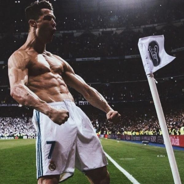 ảnh đại diện ronaldo cuốn hút