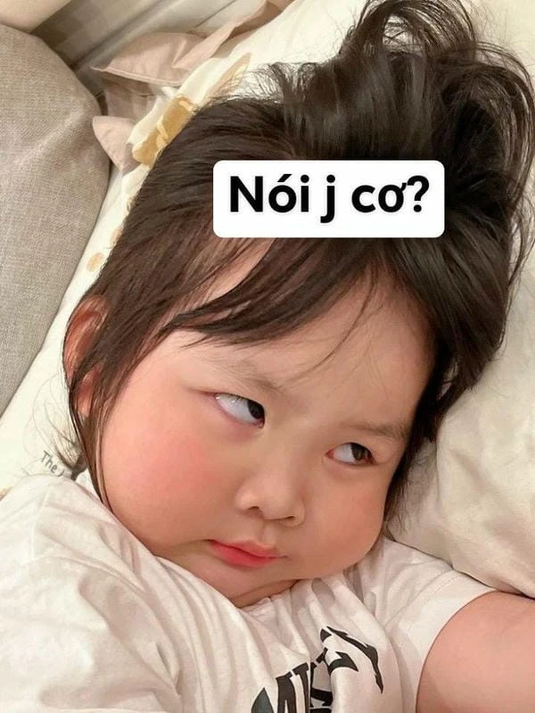 ảnh em bé meme nín dễ thương