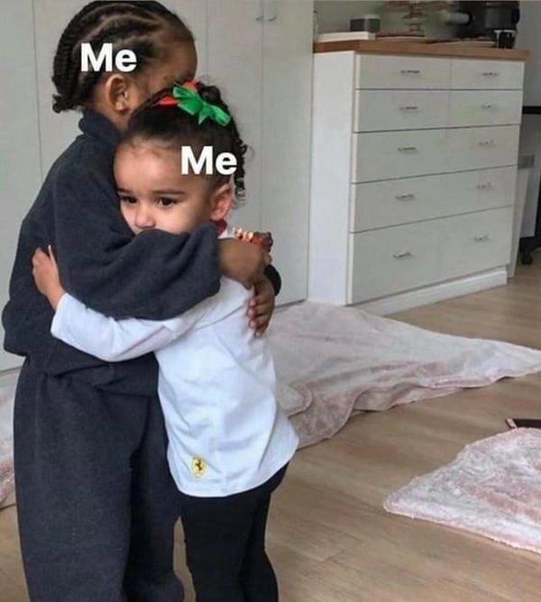 meme ôm đầu hài hước