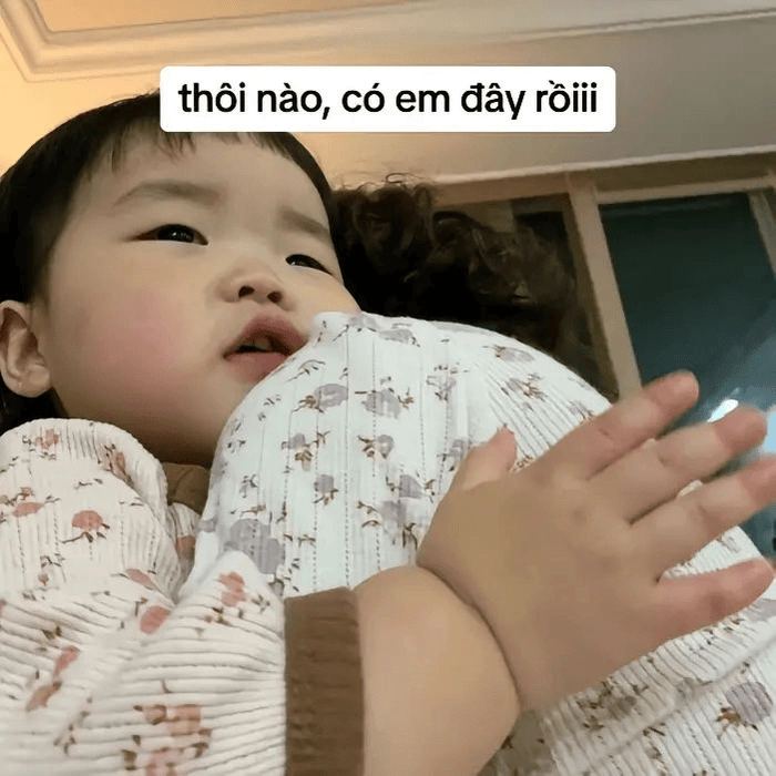 Ảnh meme ôm người yêu