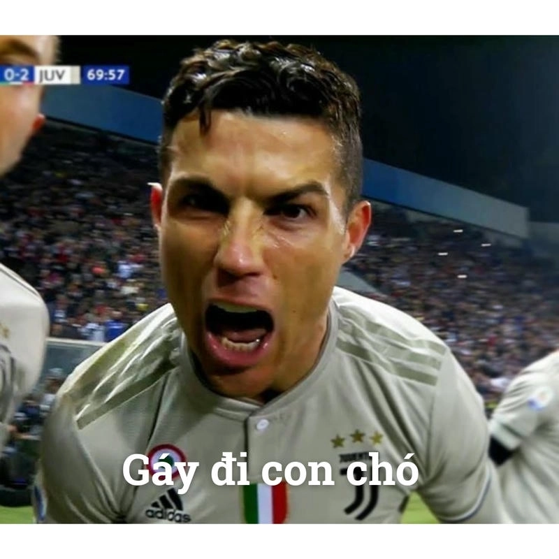 Meme Ronaldo ăn mừng siêu hấp dẫn