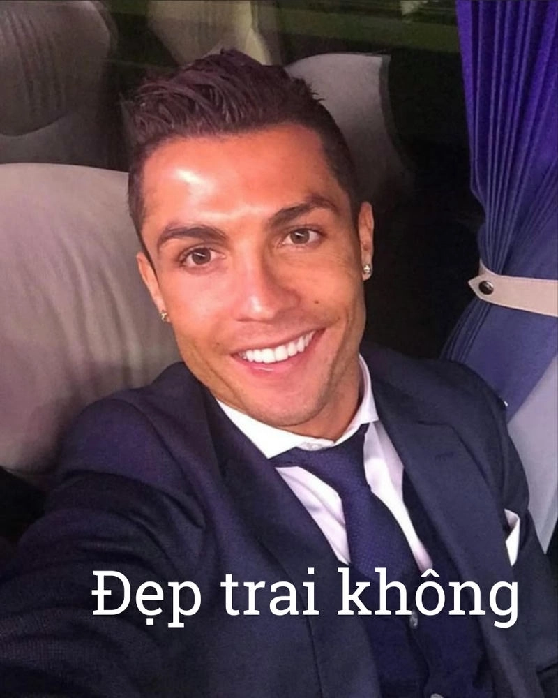 Ronaldo meme selfie